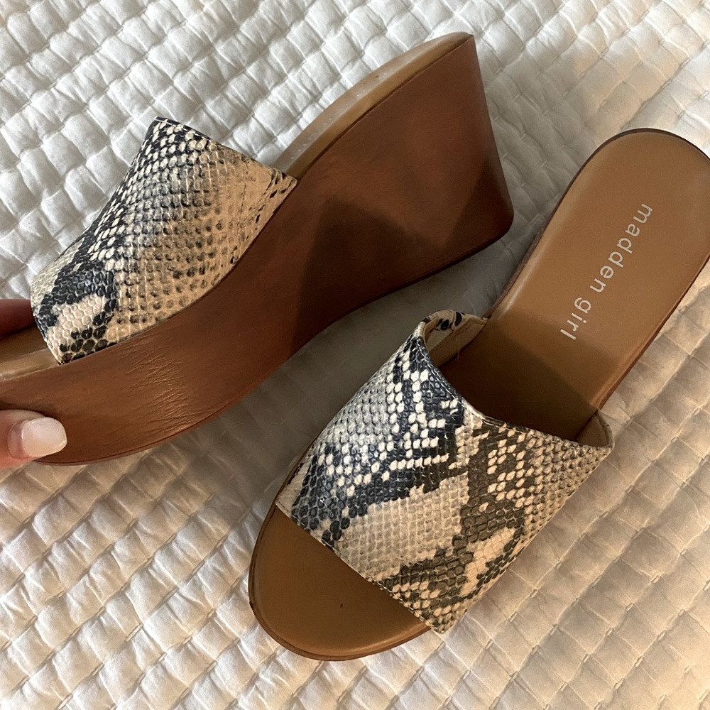 Madden Girl wedges